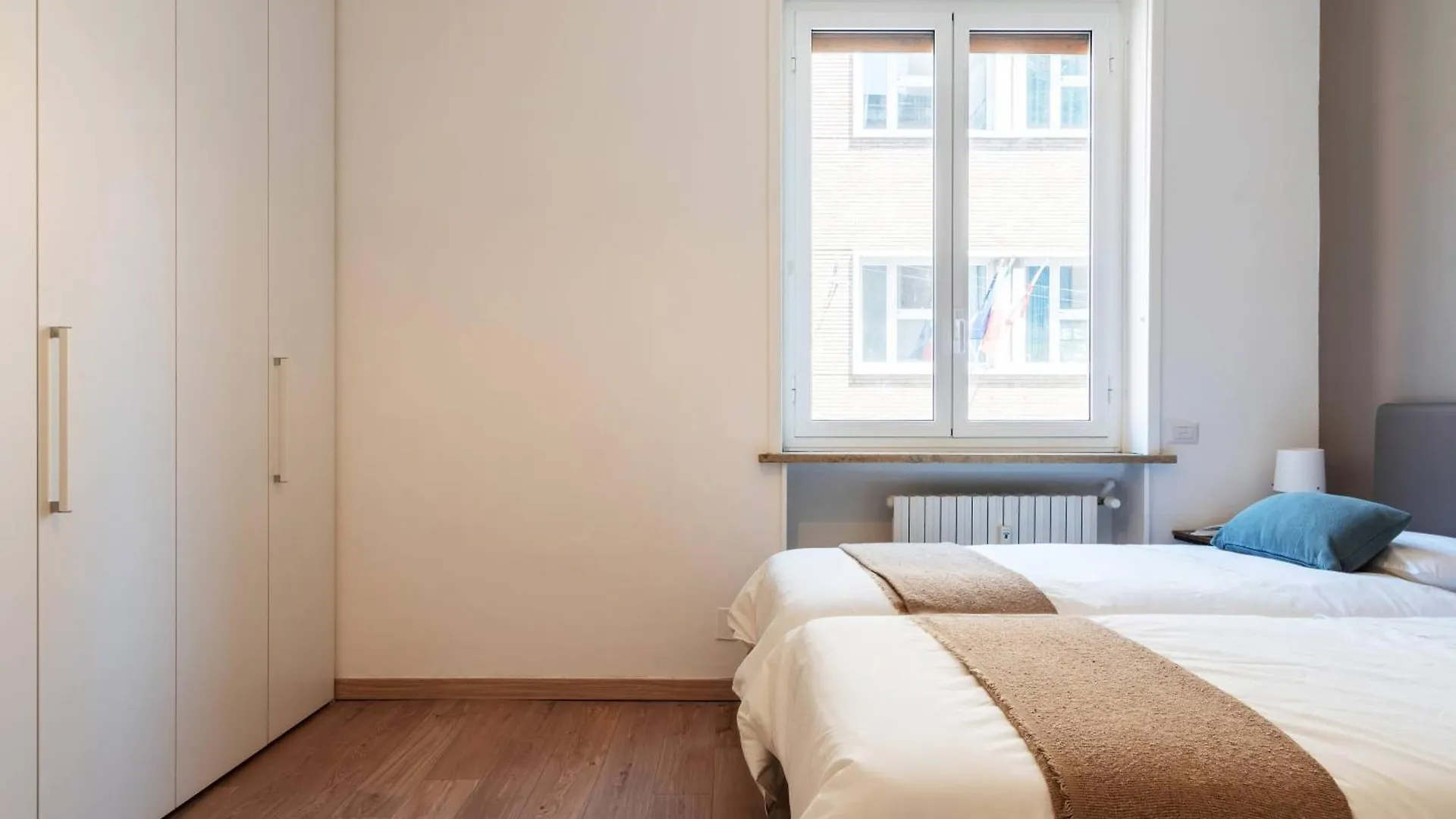 Agostino Flexyrent Apt Ac Milano İtalya