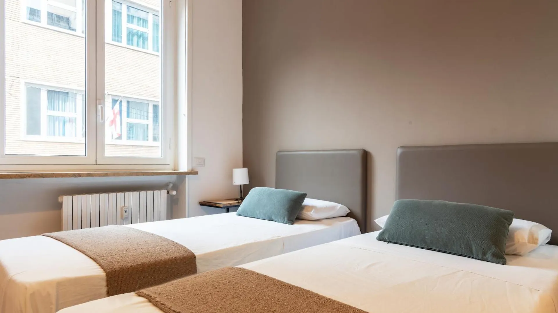 Agostino Flexyrent Apt Ac Milano İtalya